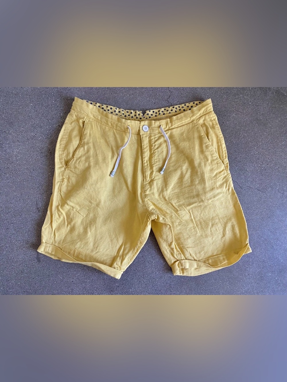 Zara Men's Yellow Drawstring Linen-Blend Shorts